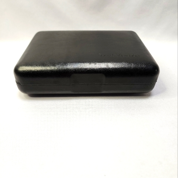 Travel Humidor Black Leather and Cedar Lining - Picture 1 of 13